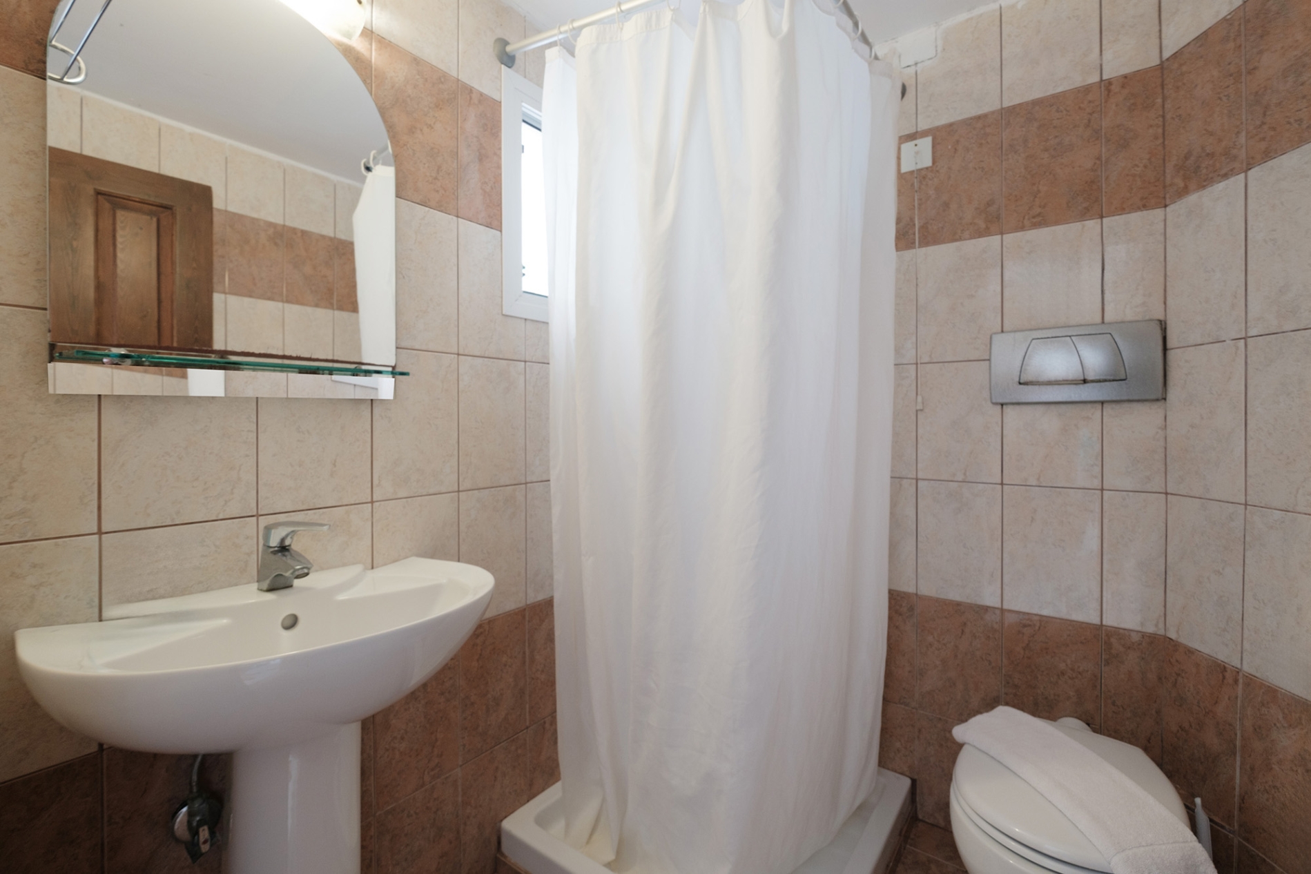 Tiara Holidays - Paradise Hotel Apartments Sidari - 2 Bedroom Apartment - bathroom
